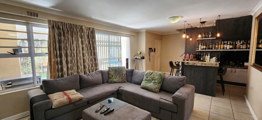 3 Bedroom Property for Sale in Sunningdale Western Cape